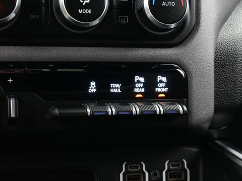 Used 2021 RAM 1500 Big Horn AWD/4WD image 25