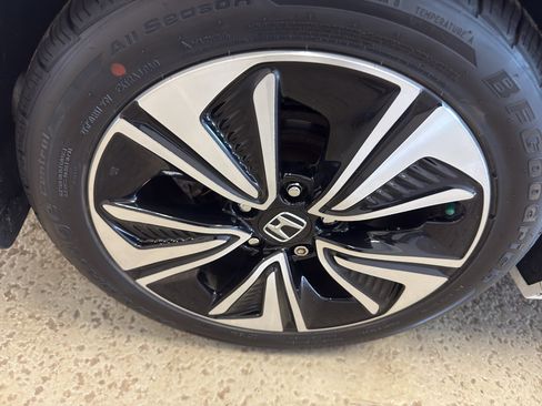 Used 2017 Honda Civic EX-L image 34
