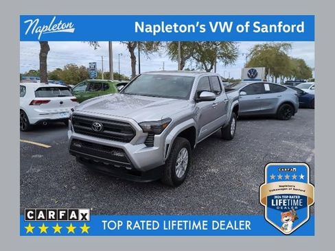 Used 2025 Toyota Tacoma SR5 image 1