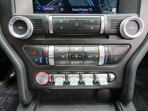 Used 2018 Ford Mustang Premium RWD image 20