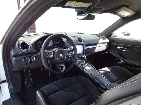 Used 2018 Porsche 718 Cayman GTS image 11