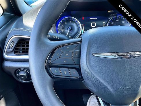 Used 2025 Chrysler Pacifica Limited FWD image 13
