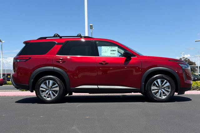 New 2026 Nissan Pathfinder SL w/ Cargo Package FWD image 3