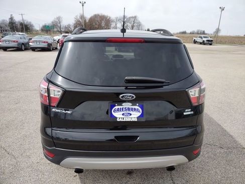 Used 2018 Ford Escape SE image 5
