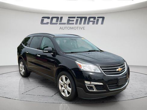 Used 2017 Chevrolet Traverse LT w/ Style and Technology Package AWD/4WD image 2