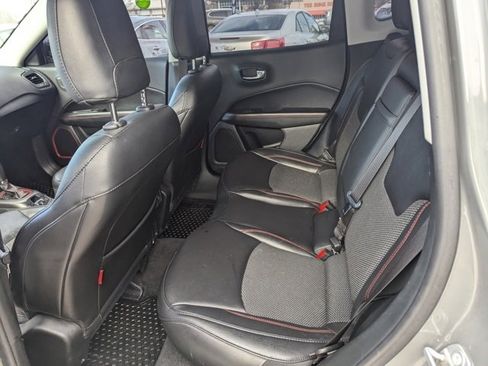 Used 2019 Jeep Compass Trailhawk w/ Cold Weather Group image 18