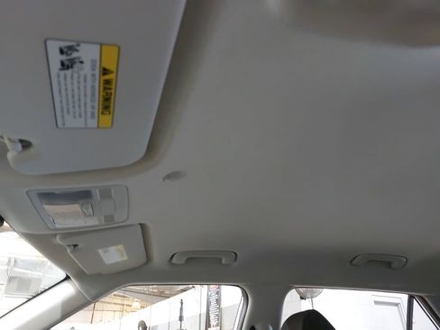 Certified 2025 Hyundai Venue SE FWD image 31