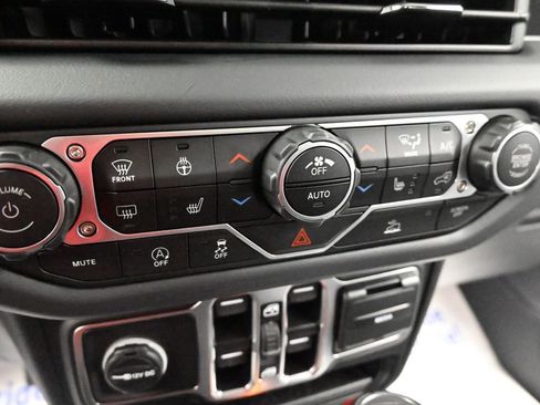 Used 2025 Jeep Gladiator High Tide image 37