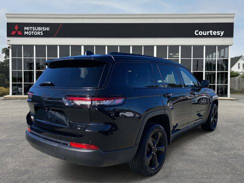 Used 2023 Jeep Grand Cherokee L Limited w/ Black Appearance Package image 6