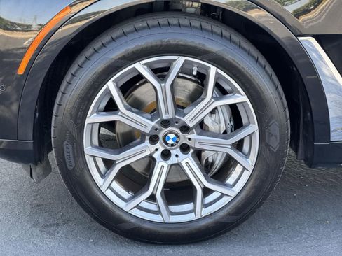 Used 2023 BMW X7 xDrive40i image 42