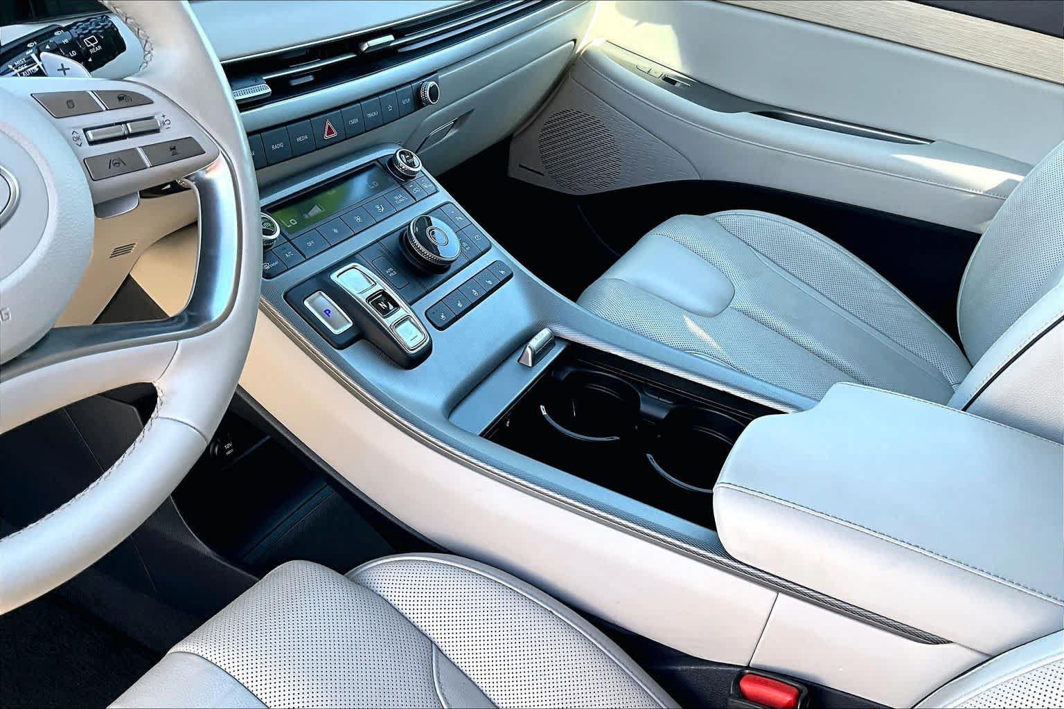 Used 2023 Hyundai Palisade Limited FWD image 13