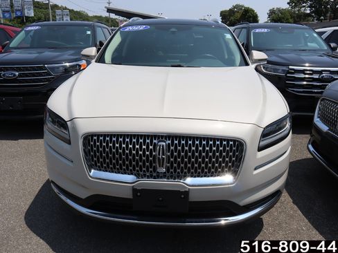 Used 2022 Lincoln Nautilus Reserve AWD/4WD image 2
