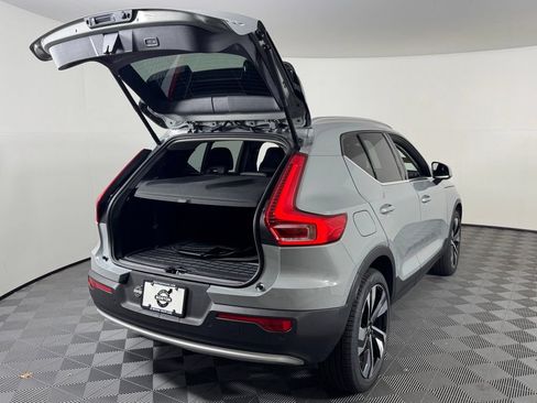 Certified 2024 Volvo XC40 B5 Plus w/ Climate Package AWD/4WD image 9