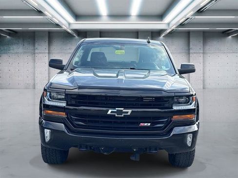 Used 2018 Chevrolet Silverado 1500 LT w/ Midnight Edition image 23