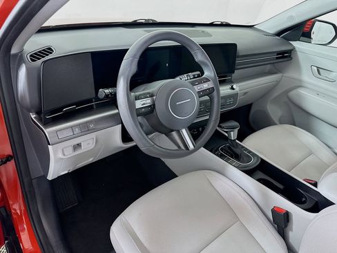 Certified 2025 Hyundai Kona SEL image 9