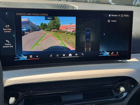 Used 2025 BMW 330i xDrive Sedan AWD/4WD image 19