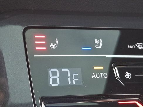 Used 2022 Volkswagen Tiguan SEL R-Line image 23