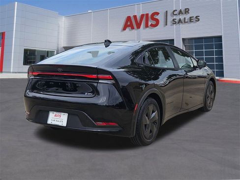 Used 2025 Toyota Prius LE image 6