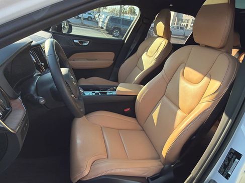 Used 2024 Volvo XC60 T8 Ultimate w/ Climate Package image 25