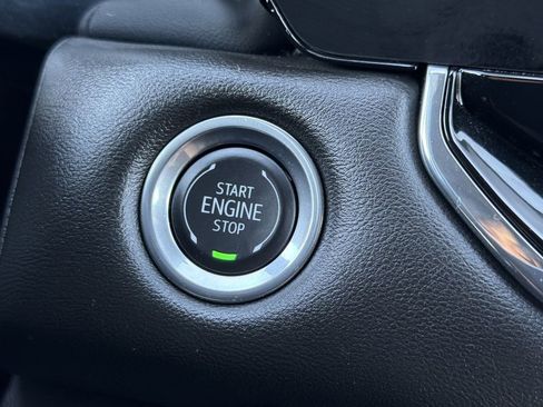 Used 2025 GMC Canyon Elevation image 8