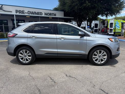 Used 2022 Ford Edge Titanium w/ Equipment Group 301A AWD/4WD image 2
