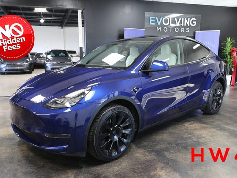 Used 2023 Tesla Model Y Long Range AWD/4WD image 1