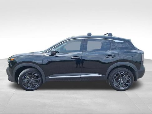 Certified 2025 Nissan Kicks SR FWD image 5