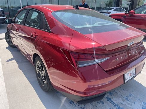 Used 2023 Hyundai Elantra Blue FWD image 4