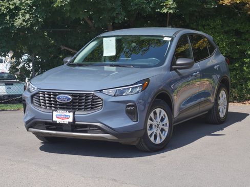 Certified 2025 Ford Escape Active AWD/4WD image 2