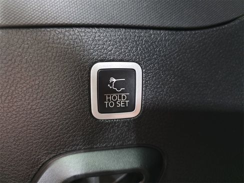 Used 2024 Jeep Wagoneer Series II image 15