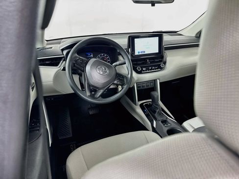 Used 2023 Toyota Corolla Cross L AWD/4WD image 18