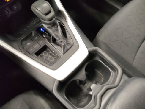 Used 2020 Toyota RAV4 XLE w/ Convenience Package image 26