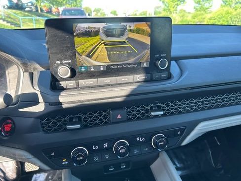 Used 2024 Honda Accord EX image 9