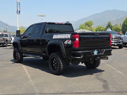 Used 2022 Chevrolet Silverado 2500 Custom w/ Custom Value Package AWD/4WD image 12