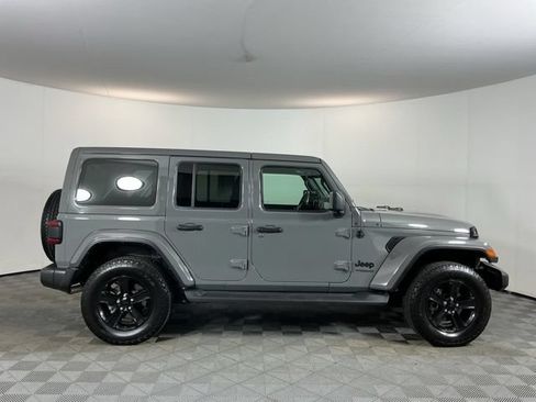 Used 2021 Jeep Wrangler Unlimited Sahara AWD/4WD image 4