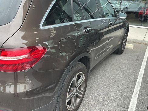 Certified 2017 Mercedes-Benz GLC 300 image 4