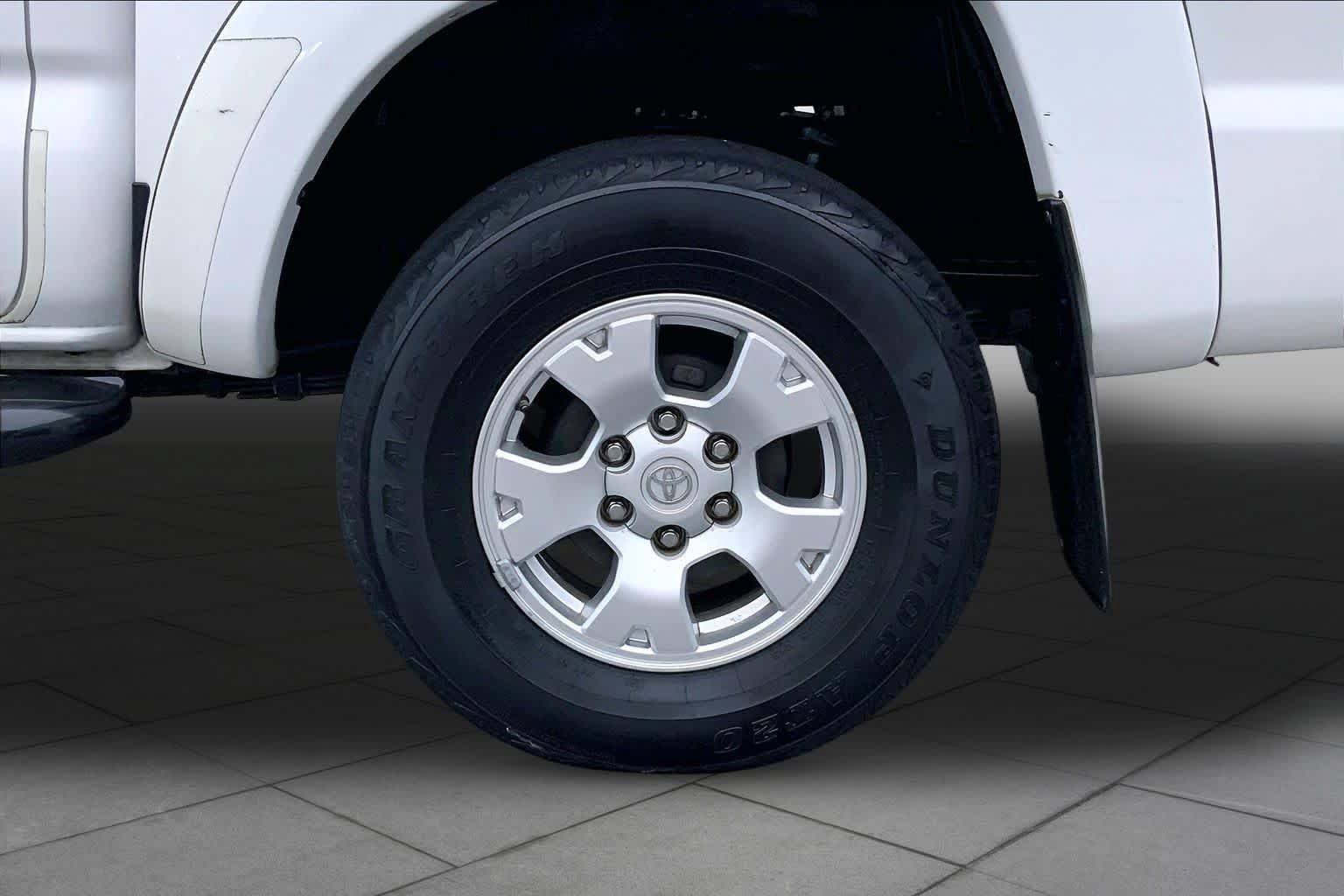 Used 2010 Toyota Tacoma PreRunner RWD image 9
