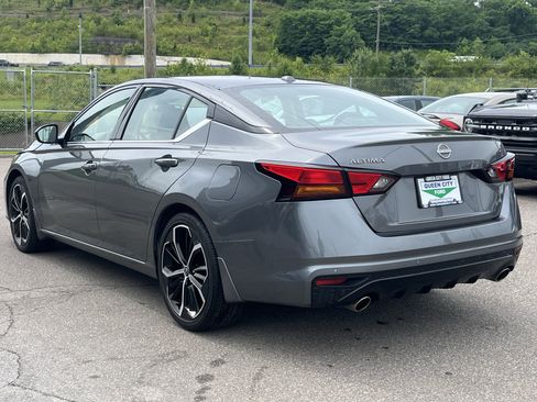 Used 2025 Nissan Altima 2.5 SR FWD image 6