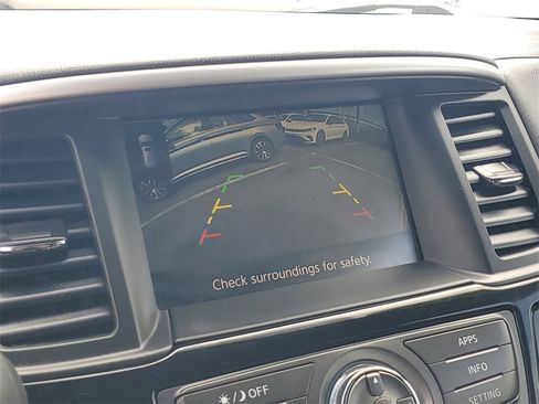 Used 2020 Nissan Pathfinder SV image 23