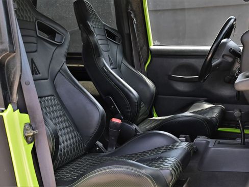 Used 2002 Jeep Wrangler X image 23