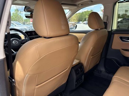 Used 2023 Nissan Rogue Platinum w/ Platinum Premium Package FWD image 14