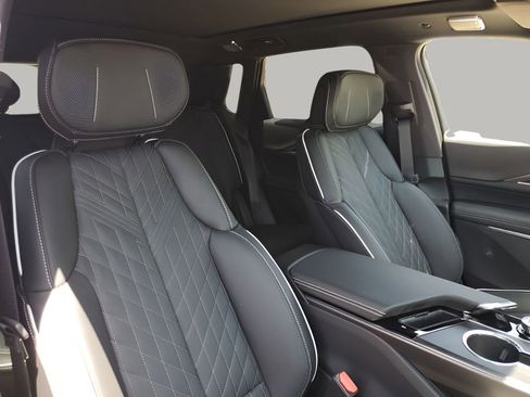 New 2026 Cadillac Lyriq V image 14