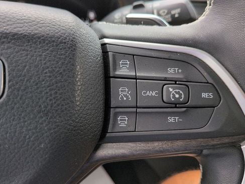 Used 2022 Jeep Grand Cherokee L Limited w/ Luxury Tech Group II AWD/4WD image 19