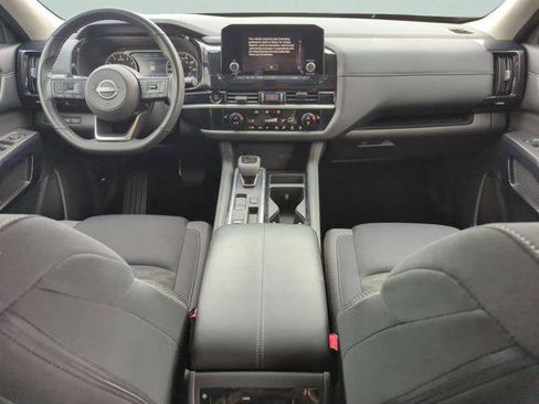 Certified 2025 Nissan Pathfinder SV image 23