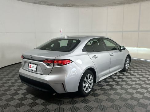Used 2024 Toyota Corolla LE FWD image 3