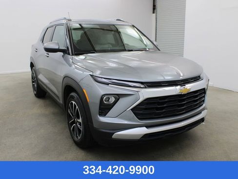 Used 2024 Chevrolet TrailBlazer LT w/ Convenience Package image 5