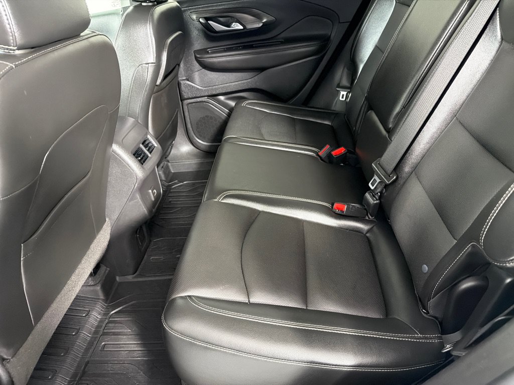 Used 2022 GMC Terrain SLT w/ LPO, Floor Liner Package FWD image 16