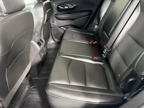 Used 2022 GMC Terrain SLT w/ LPO, Floor Liner Package FWD image 16