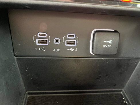 Used 2023 Jeep Grand Cherokee Laredo AWD/4WD image 13
