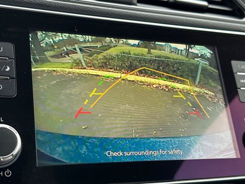 Used 2022 Nissan Leaf S image 19